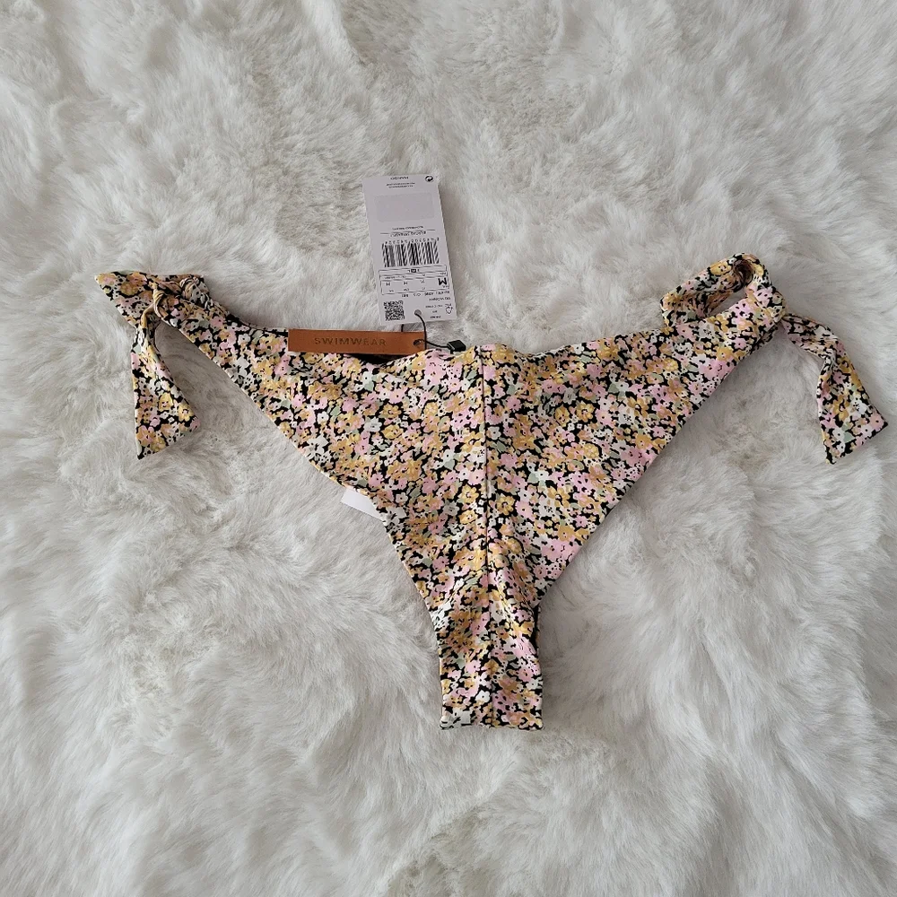 🐡MANGO BRAND NEW FLORAL BIKINI BOTTOM SIZE M